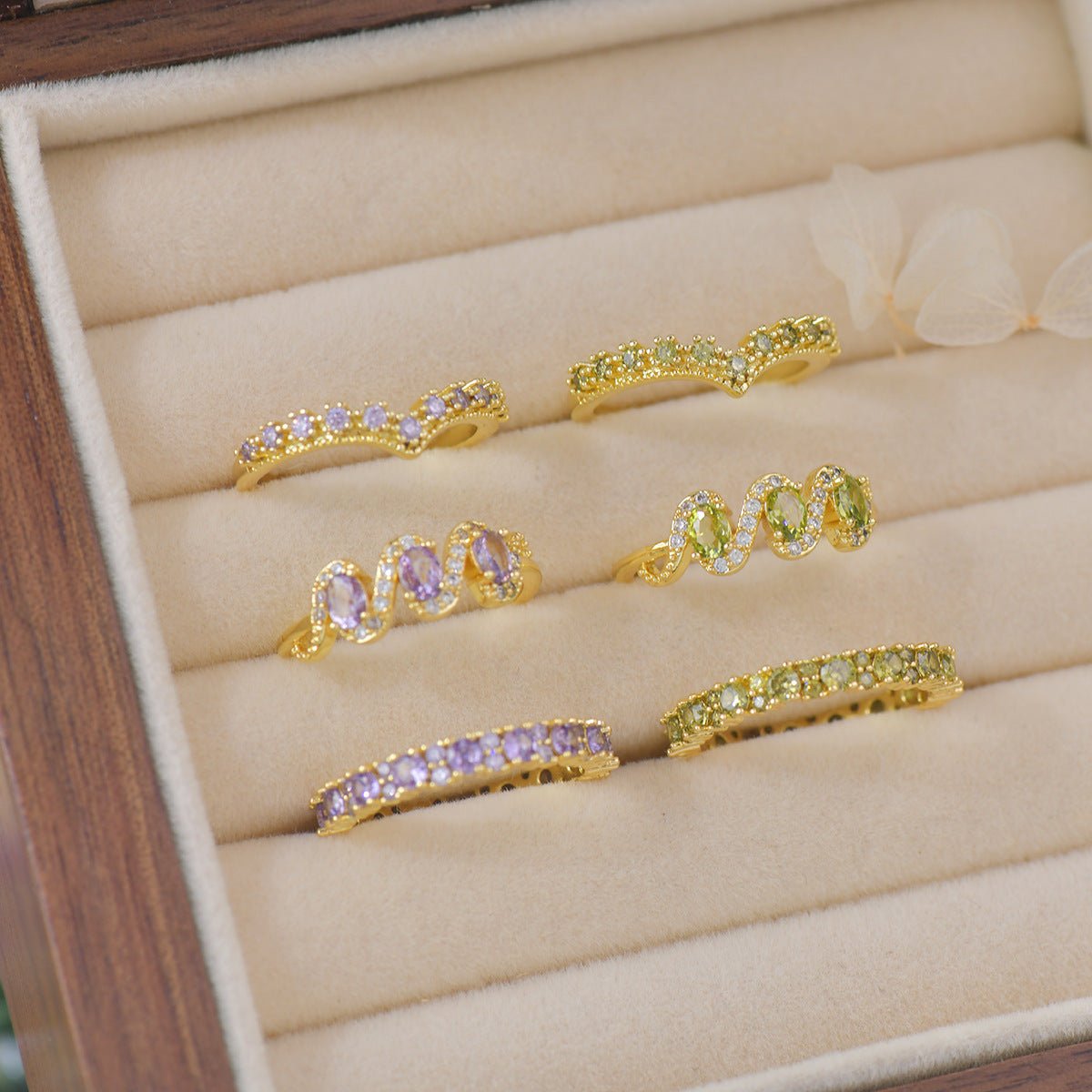Verde Claudine Ring