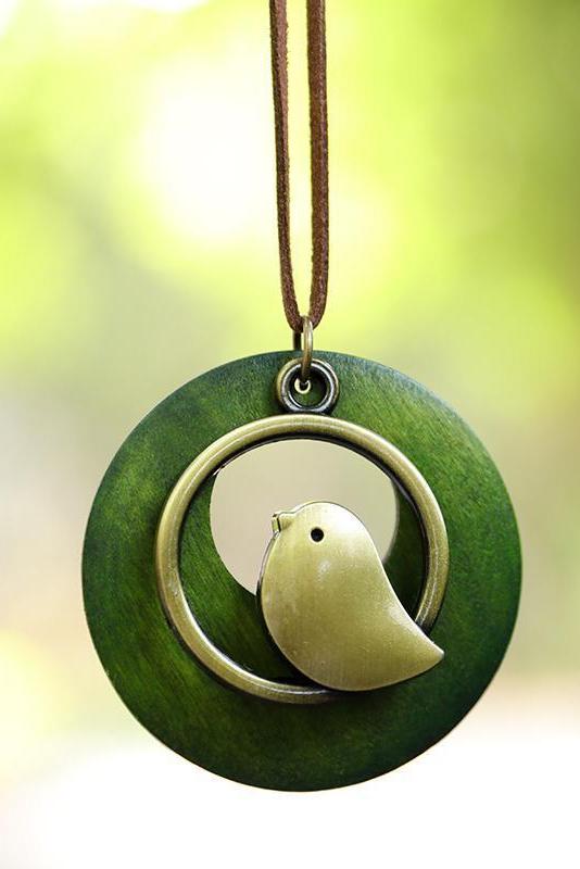 Metal Bird Shape Round Wood Pendant Necklace