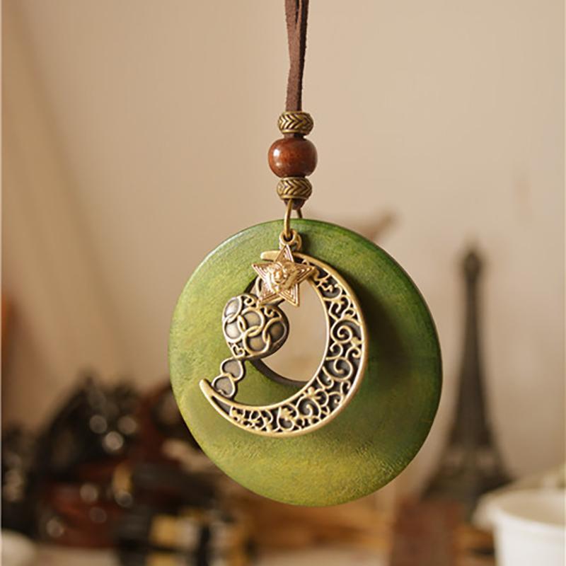 Style Chain Moon Necklace