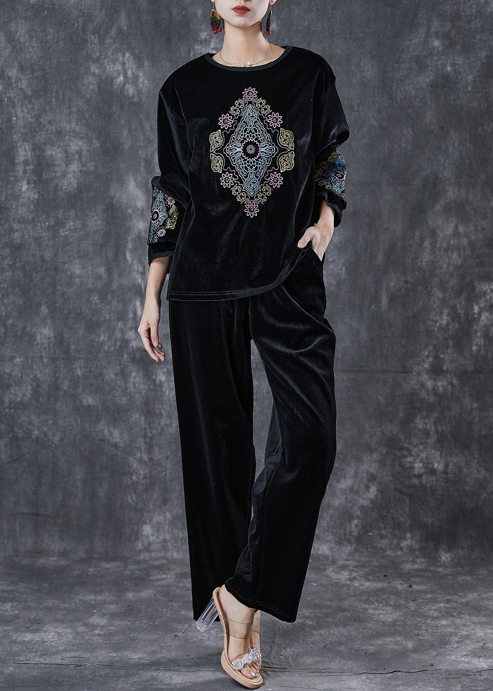 Loose Black O-neck Embroideried Silk Velour Two Piece Suit Set Spring