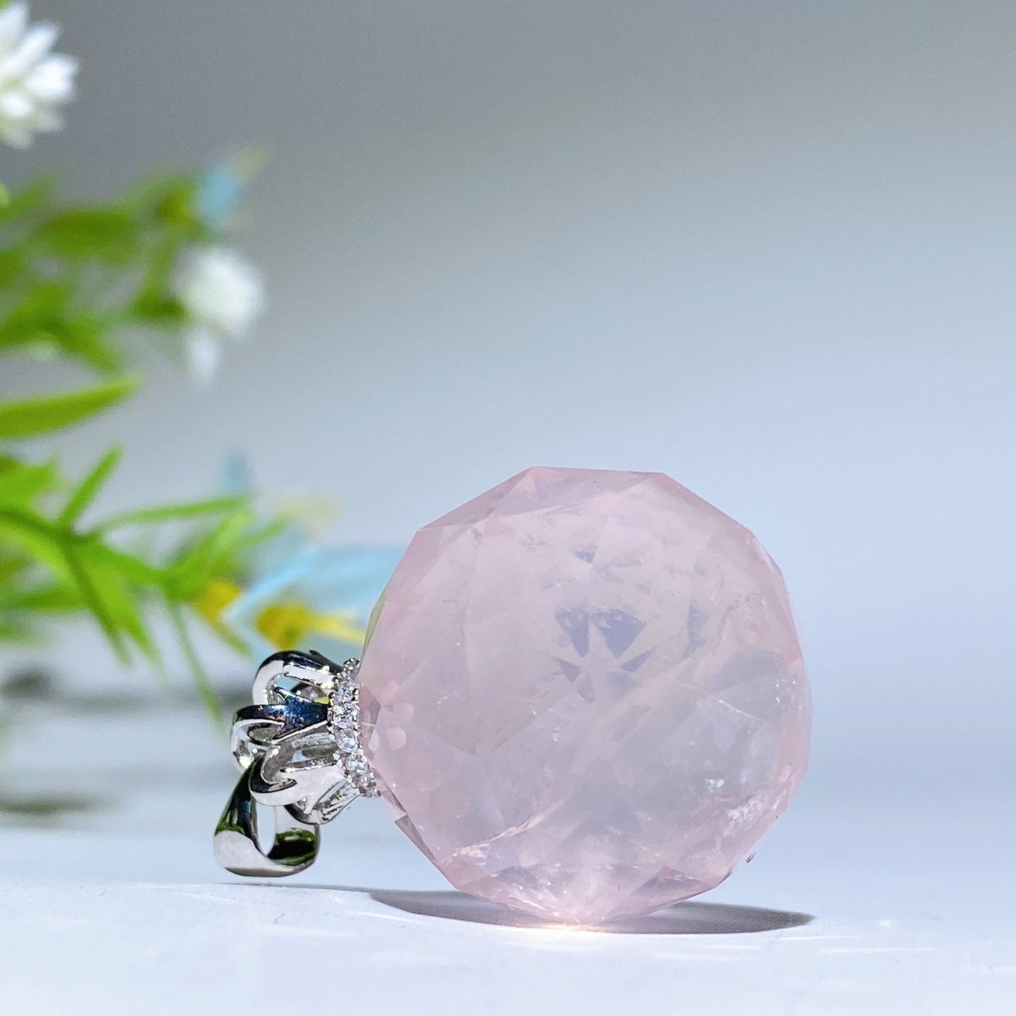 20mm Mixed Crystal Amethyst Faceted Pendant for Meditation
