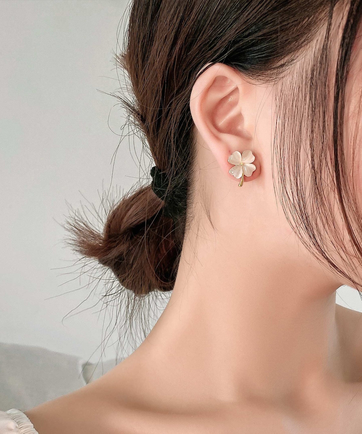 New Gold Copper Alloy Clover Cat's Eye Stone Stud Earrings