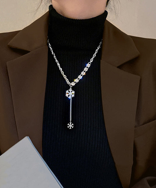 Silk Alloy Zircon Snowflake Pendant Necklace
