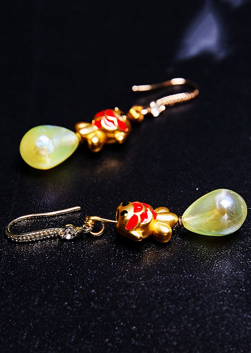 Light Yellow Water Droplet Dog Gilding Drop Earrings