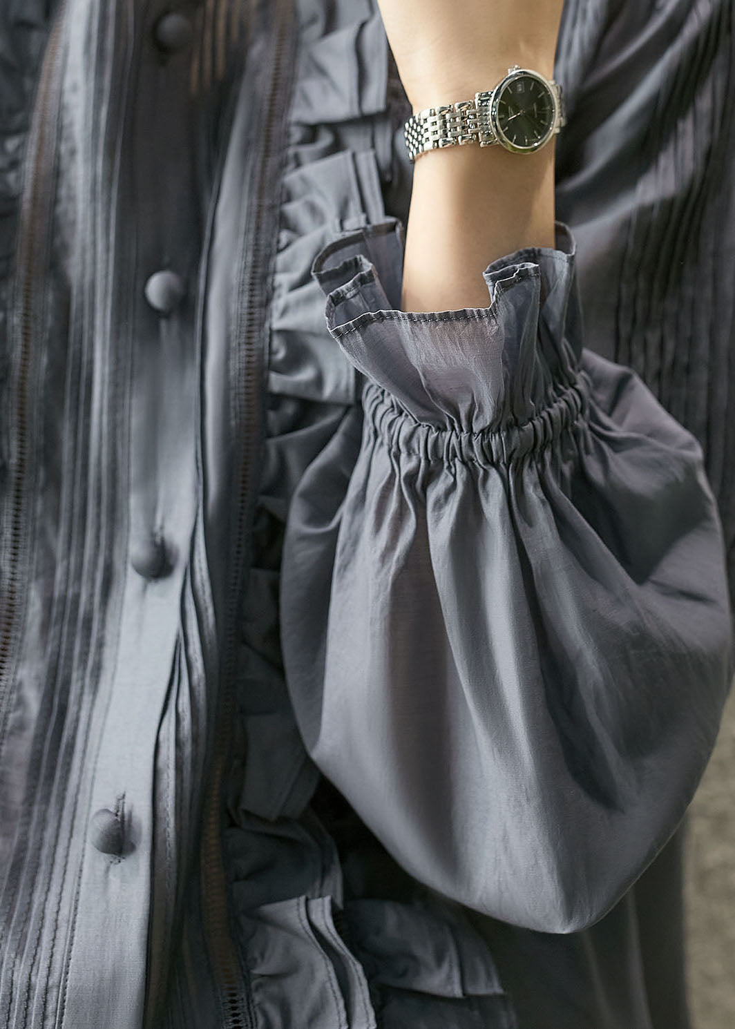Simple Blue Grey Button O-neck Ruffled Chiffon Top Lantern Sleeve