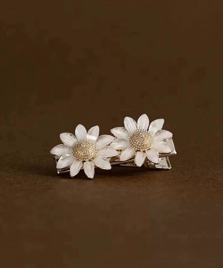 White Copper Overgild Resin Daisy a Pair Hairpin
