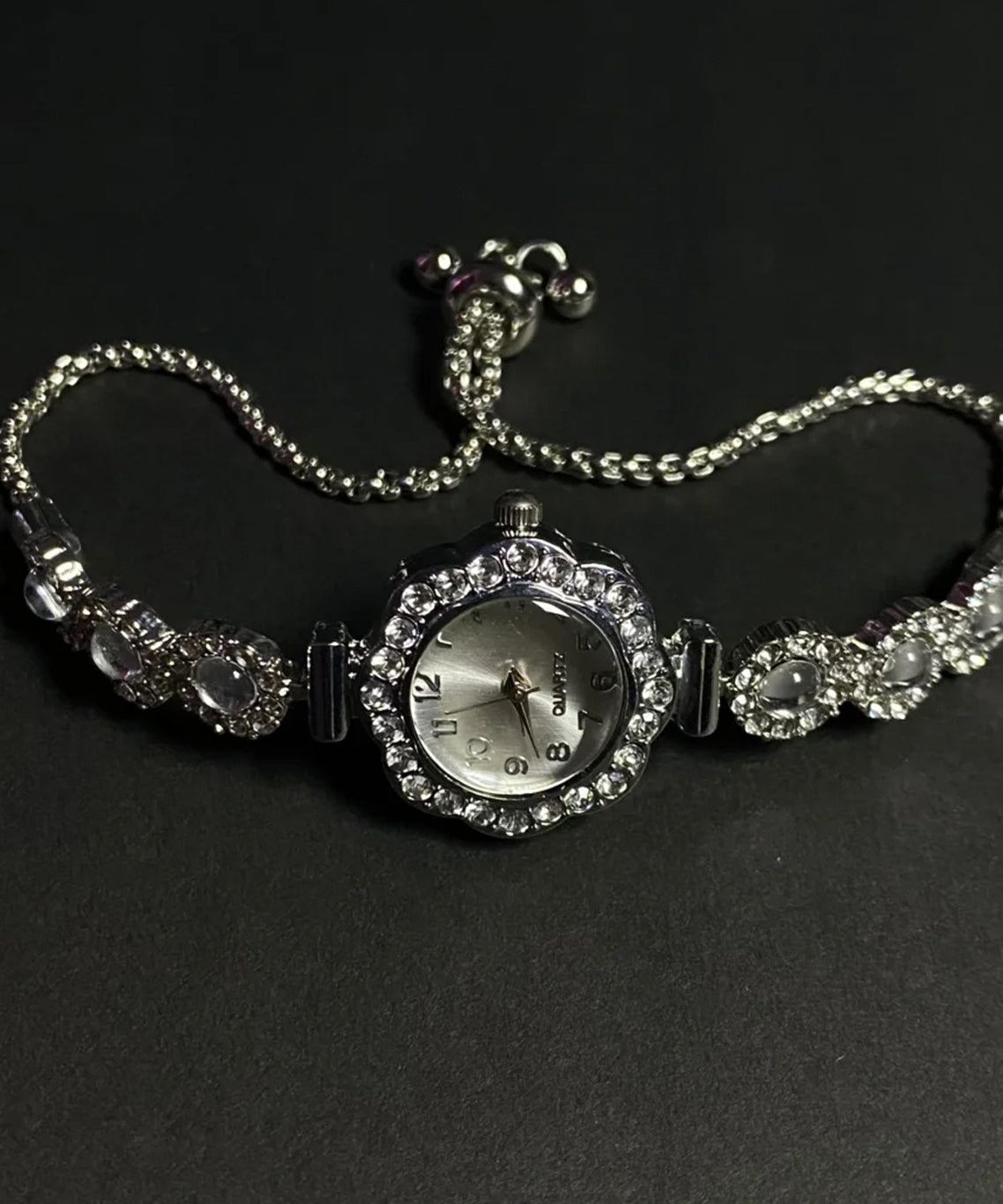 Fine Silk Alloy Zircon Gem Stone Pull-out Watches