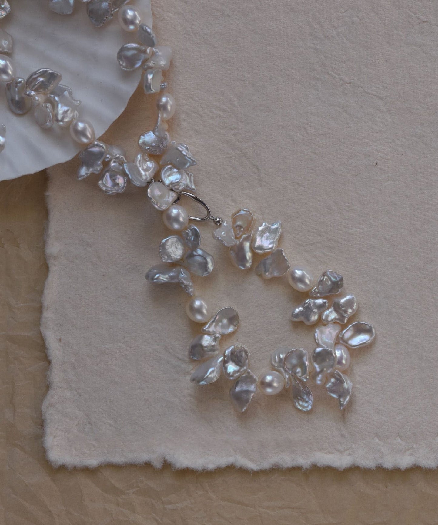 White Alloy Petal Pearl Princess Necklace