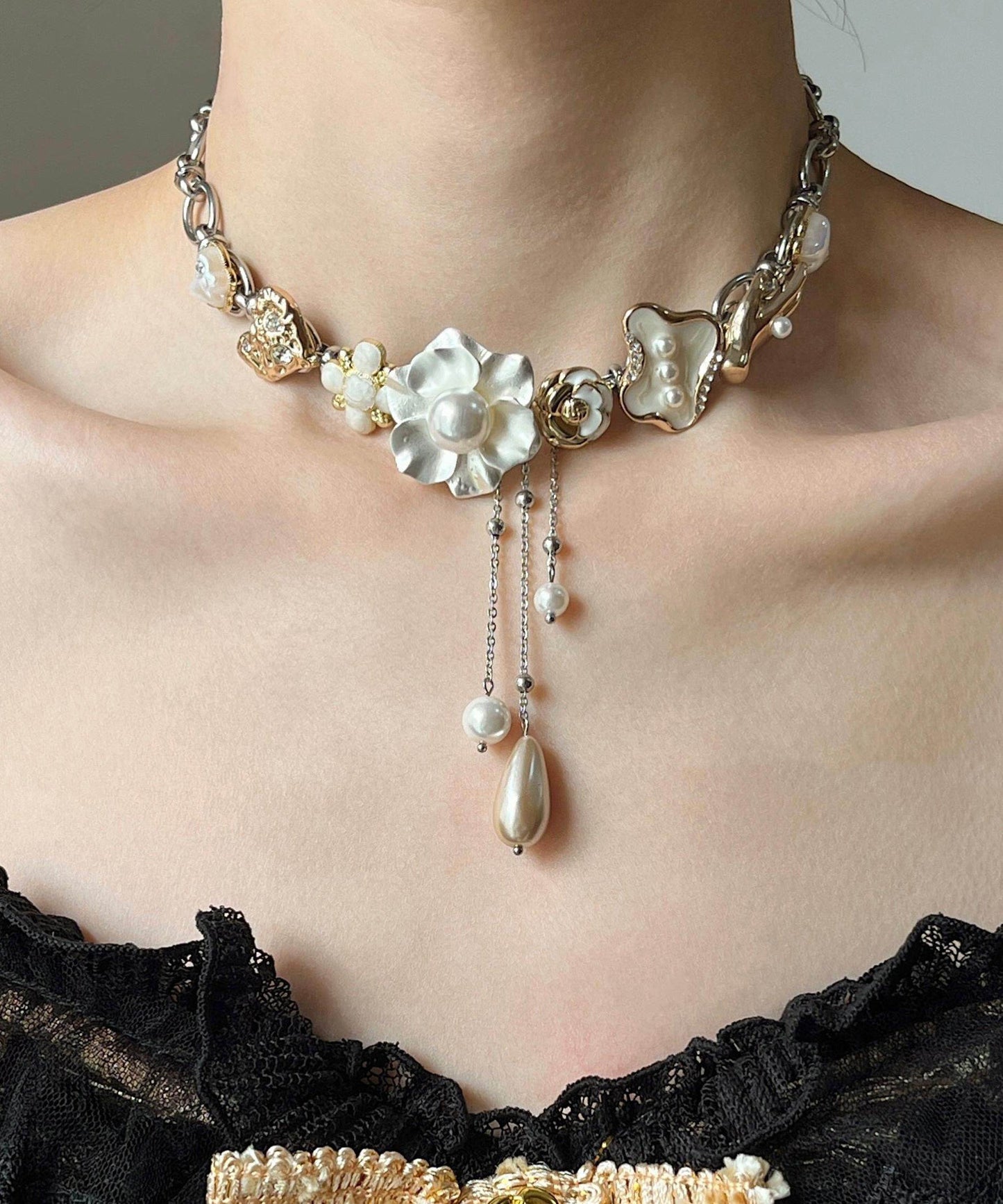 White Tassel Pearl Adjustable Alloy Choker