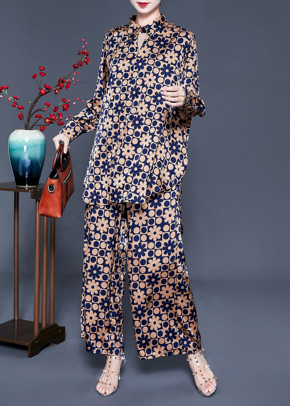 Khaki Stand Collar Print Silk Tops and Pants Two Pieces Set Summer