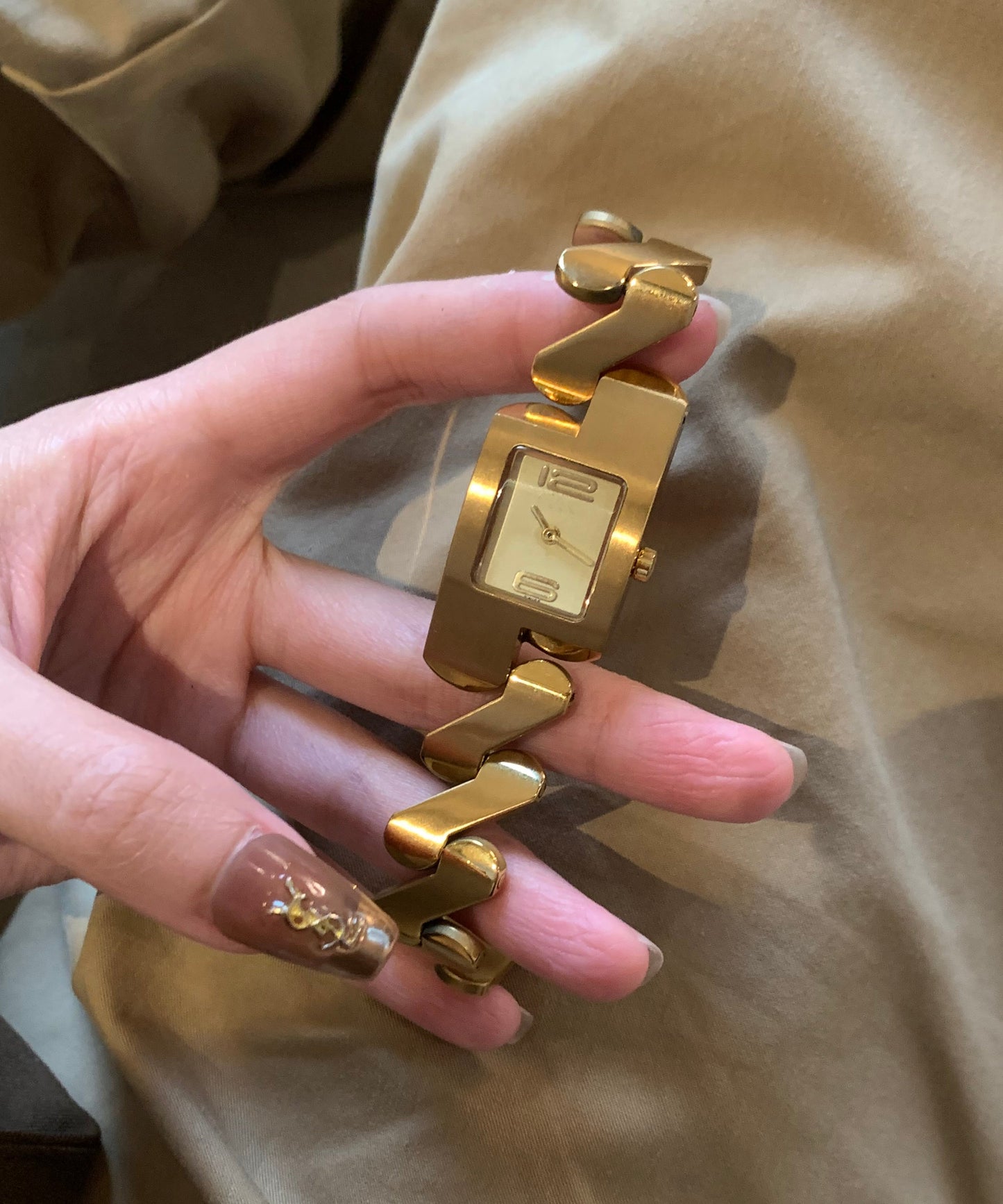Stylish Gold Stainless Steel Graphic Watches