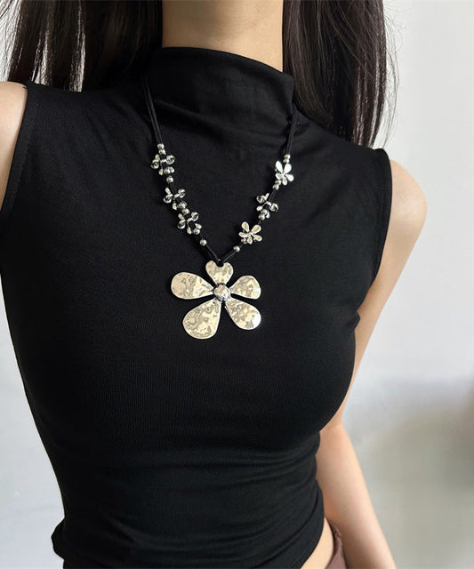 Style Metal Flower Pendant Necklace