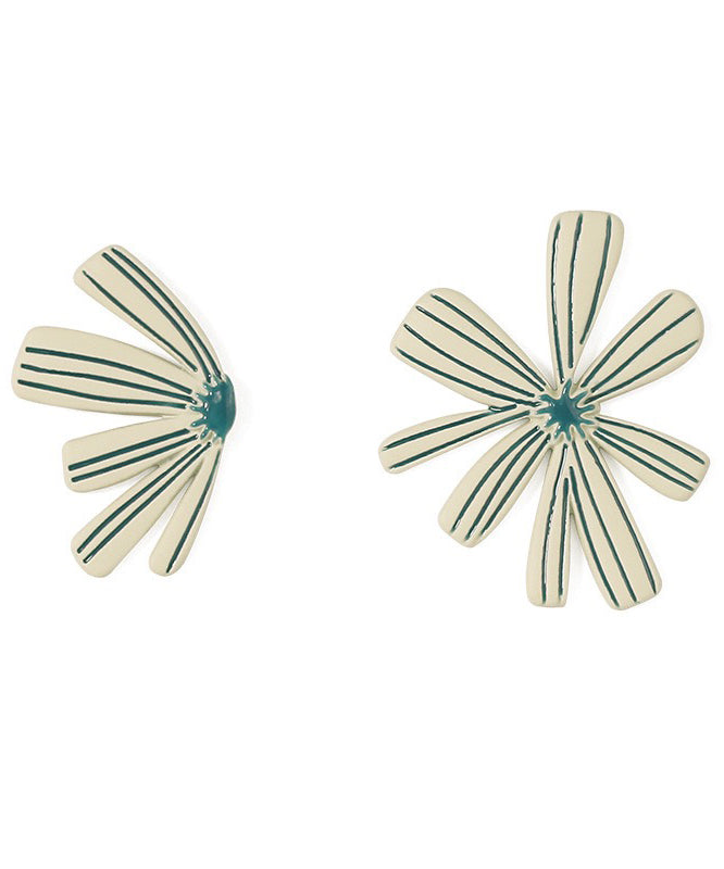 Beige Sterling Silver Asymmetric Stud Earrings Kx1012