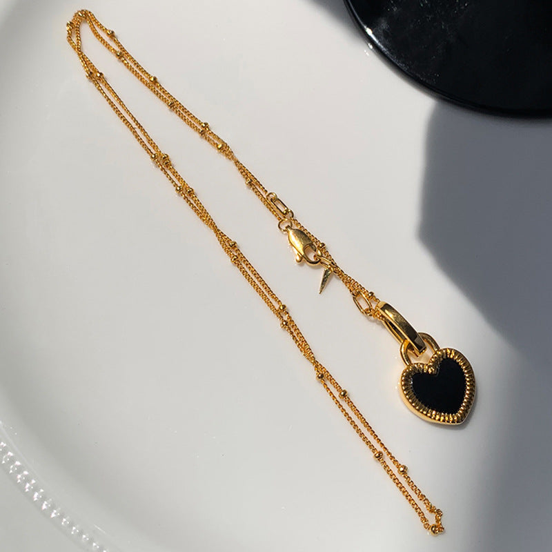 Double-faced Mother-of-pearl Black and White Love Necklace