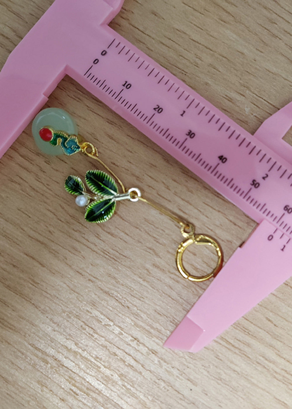 Green Leaf Metal Fine Circular Jade Drop Earrings