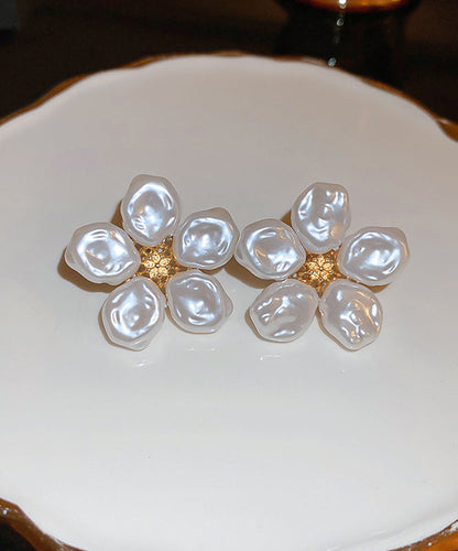 White Alloy Wrinkled Pearl Stud Earrings