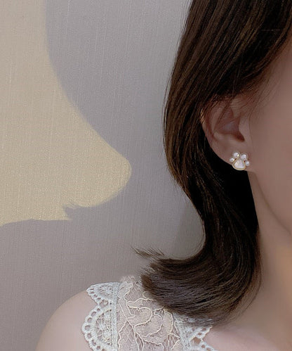 Modern White Copper Alloy Pearl Shell Cat's Paw Stud Earrings
