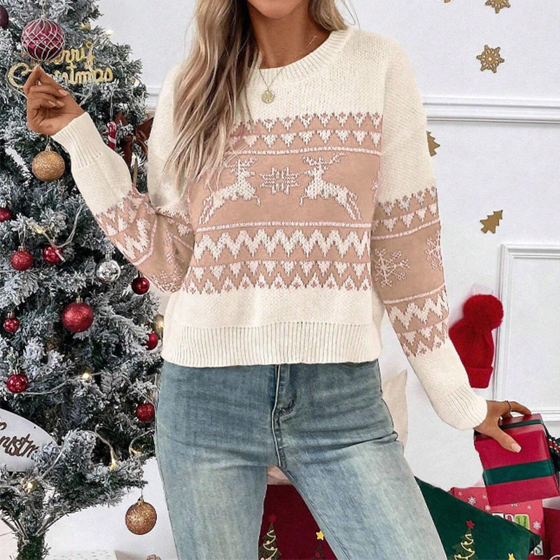 Women's Cozy Christmas Sweater with Festive Reindeer Pattern and Crew Neck