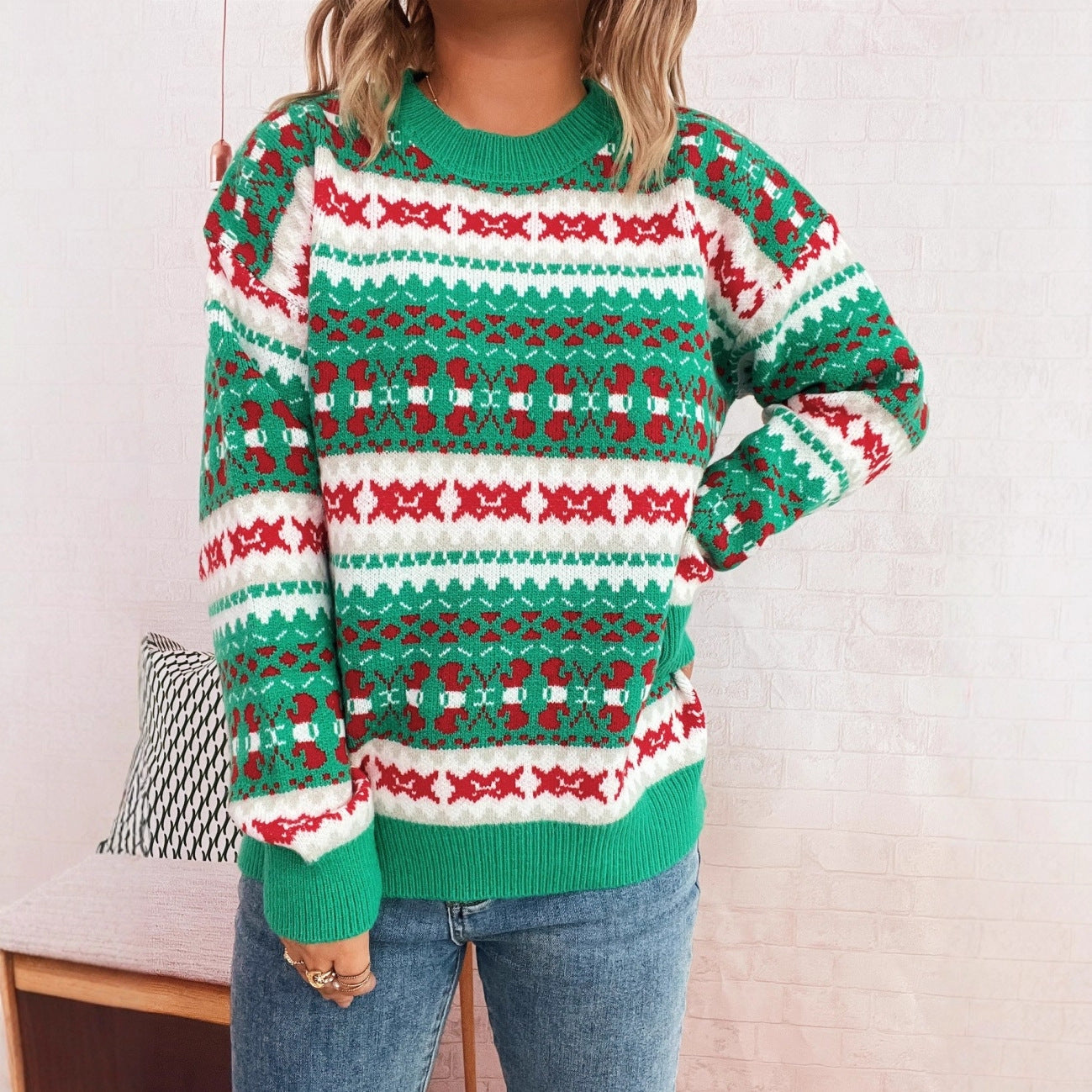 Women's Christmas Sweater with Festive Motif and Relaxed Fit