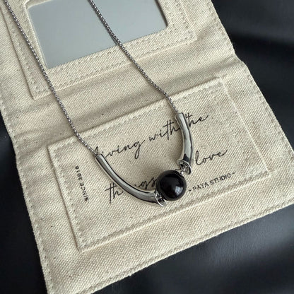 Sullivan Asymmetric Agate Horn Necklace