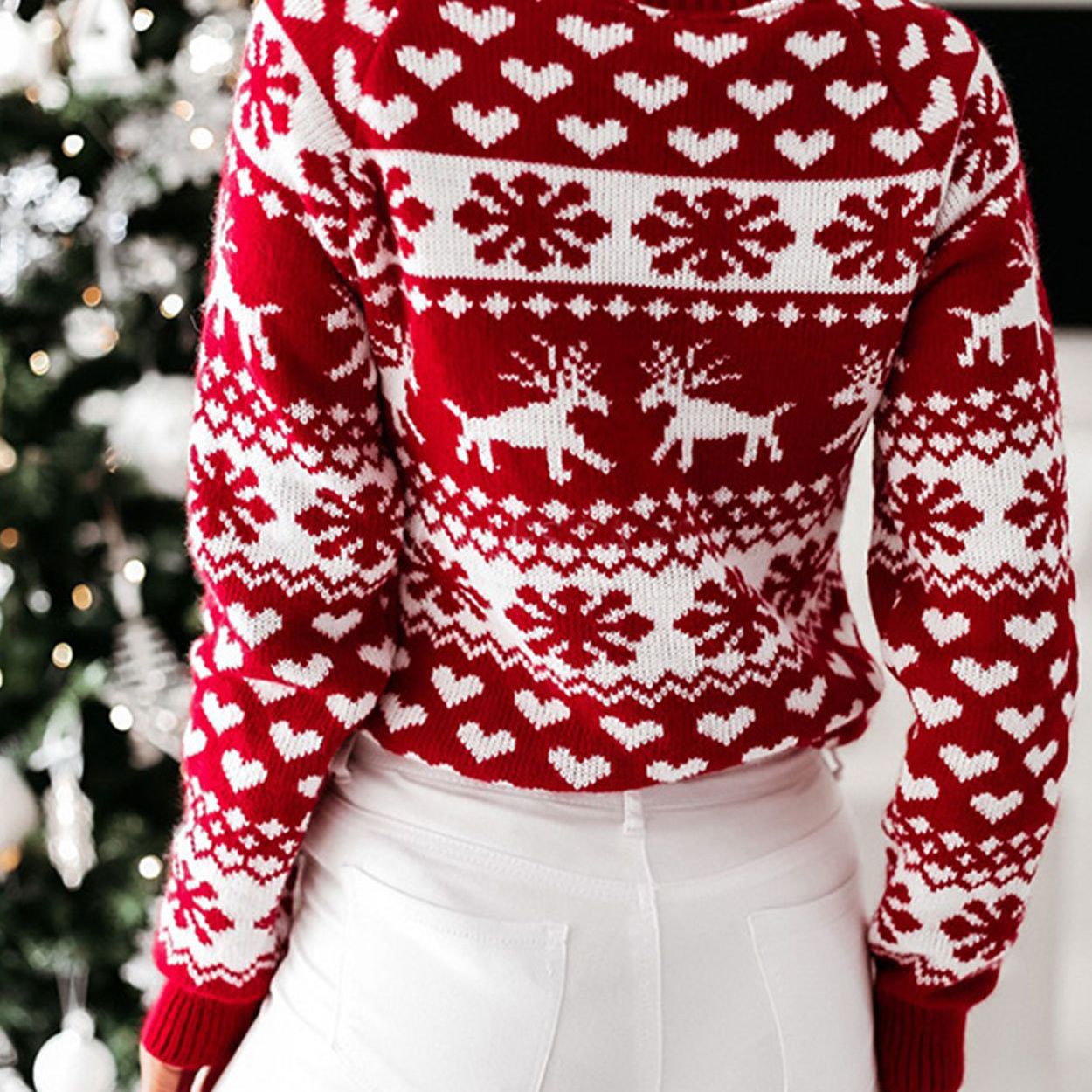 Women's Cozy Christmas Sweater with Traditional Pattern