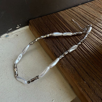 Siyona Sculptural Pearl Necklace
