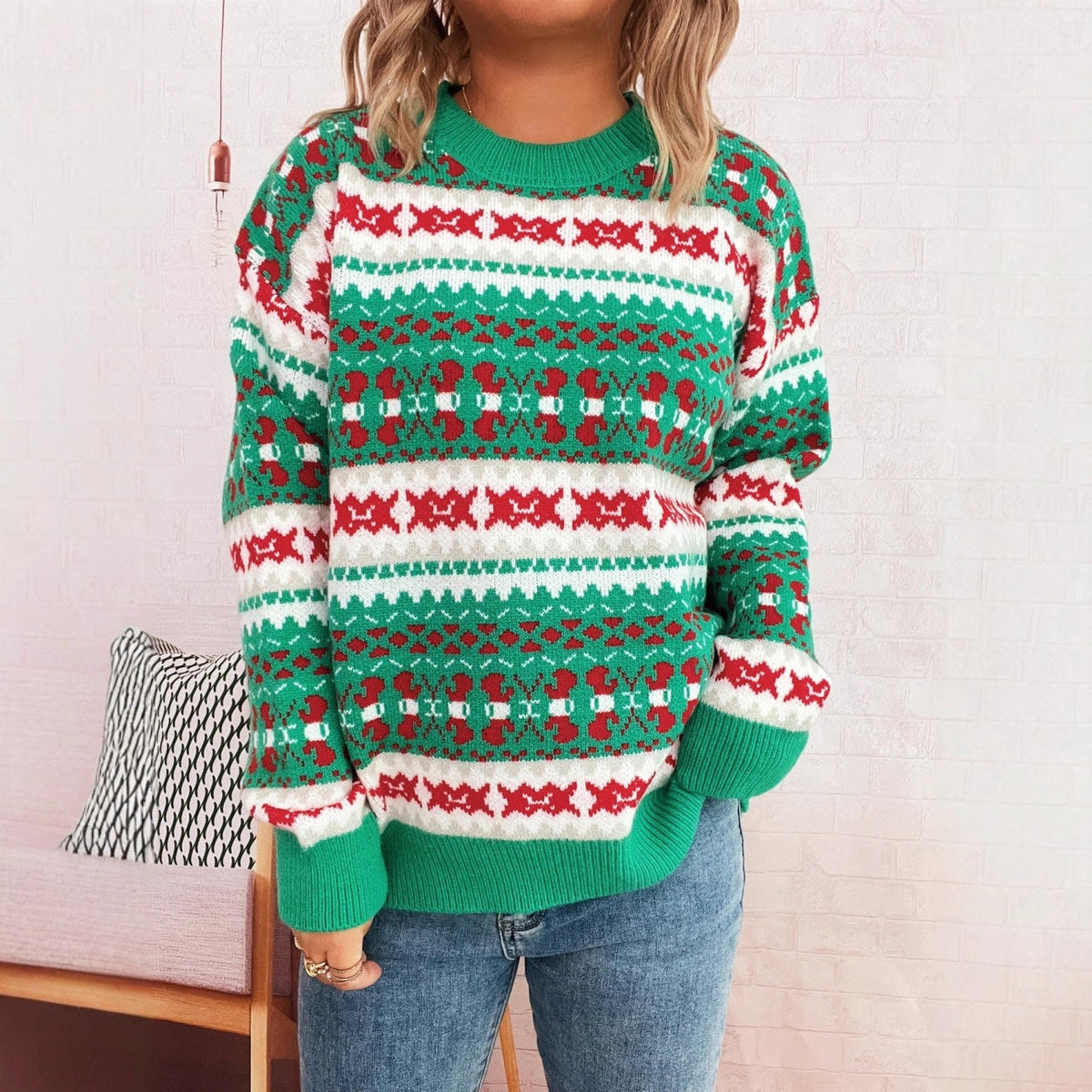 Women's Christmas Sweater with Festive Motif and Relaxed Fit