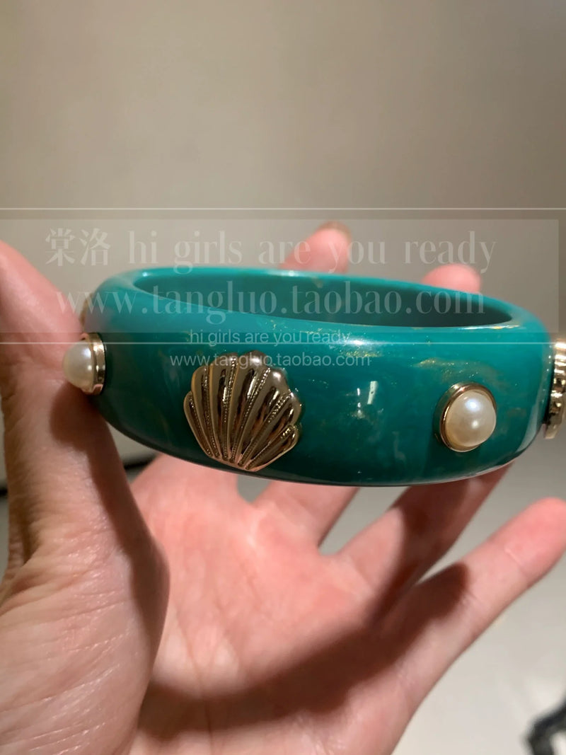 Tallulah Resin Shell Bangle
