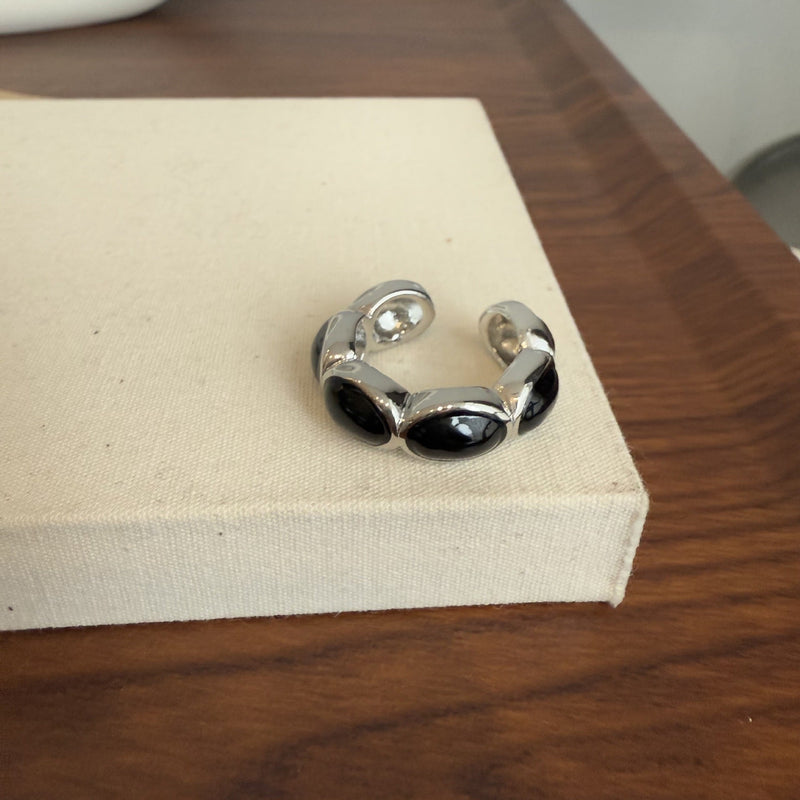 Jaziyah Drip Dot Ring