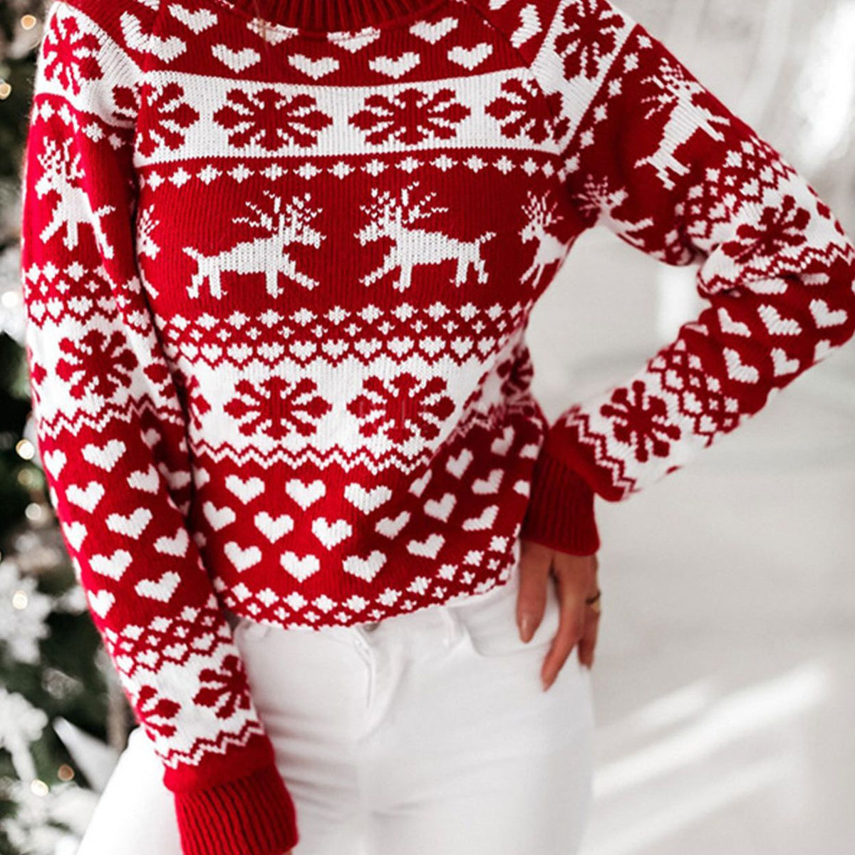 Women's Cozy Christmas Sweater with Traditional Pattern