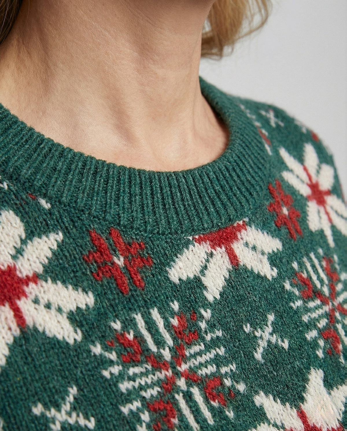 Christmas Sweater with Festive 3D Embroidery - Ideal for the Holidays, Parties & Winter