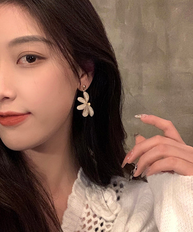 Retro Beige Asymmetricar Alloy Pearl Resin Drop Earrings Ly1786