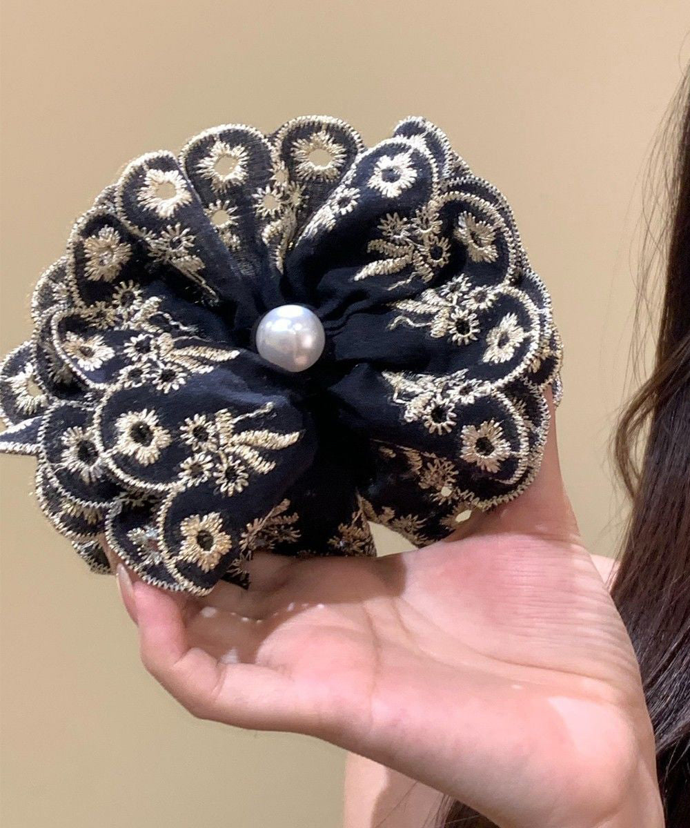 Alloy Embroidery Pearl Banana Hairpin