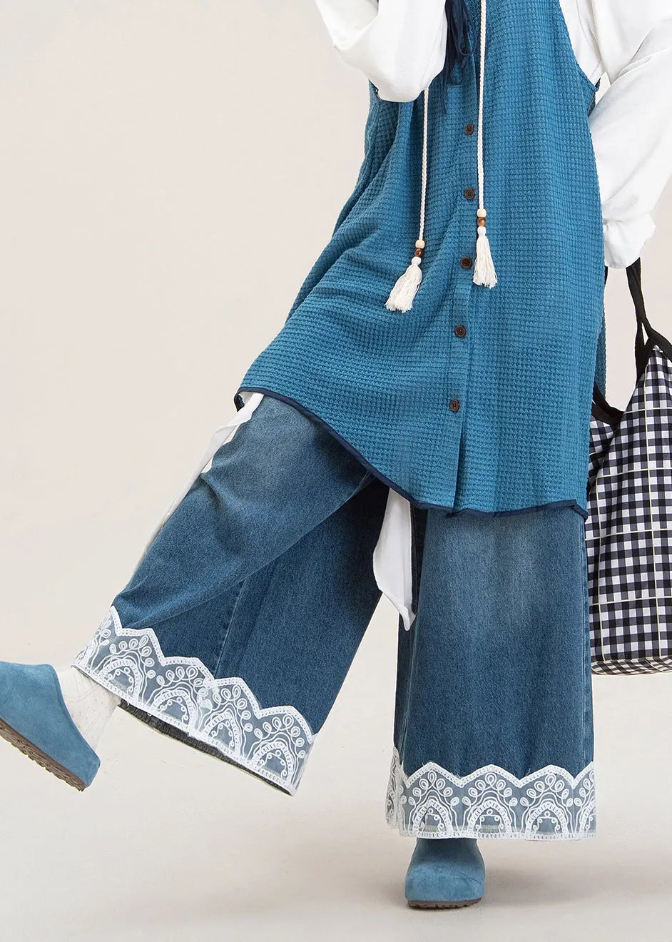 Blue Oversized Patchwork Lace Denim Wide Leg Pants Spring