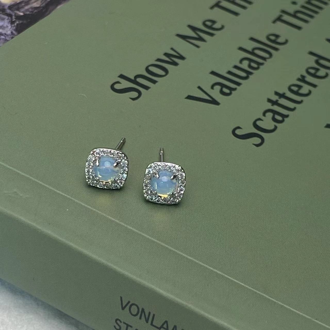 Baroque Stud Earrings - Rachelle