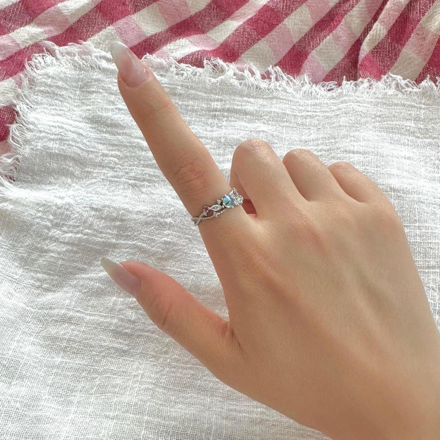 [] Mila Blue Gem Ring