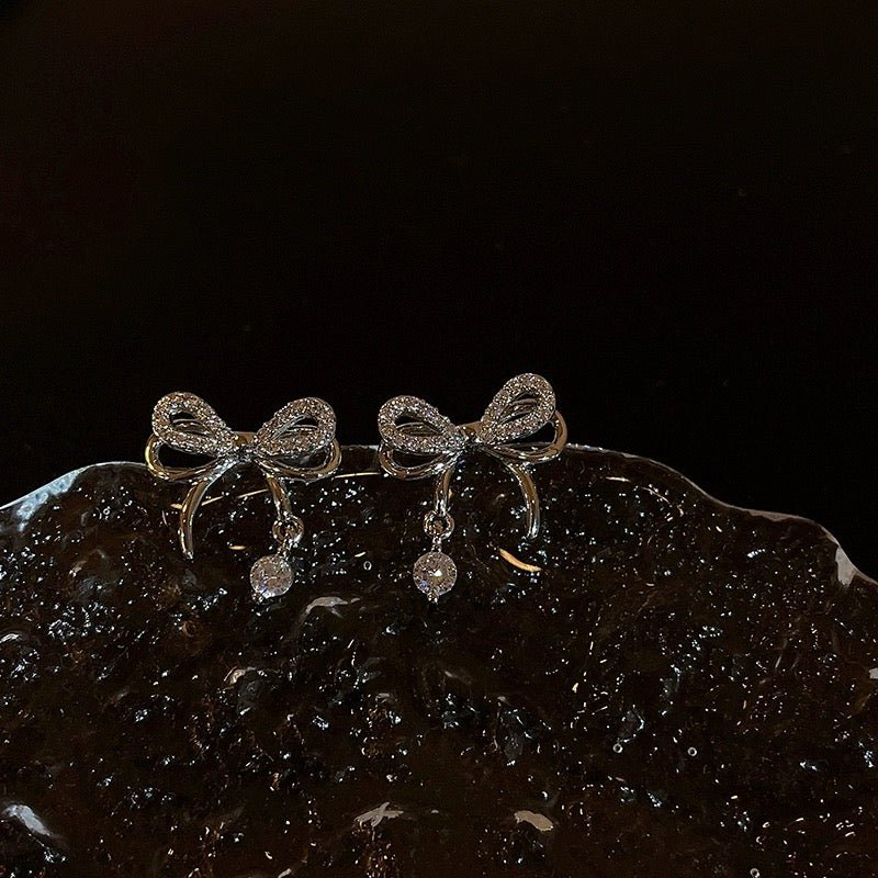 [] Delilah Bow Earrings