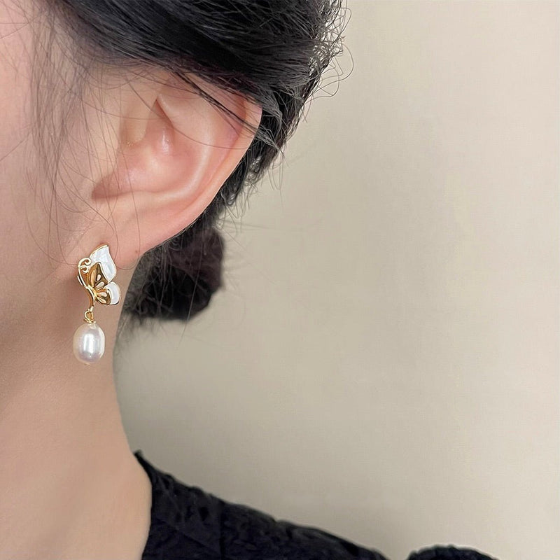 [sample ] April Butterfly Earrings