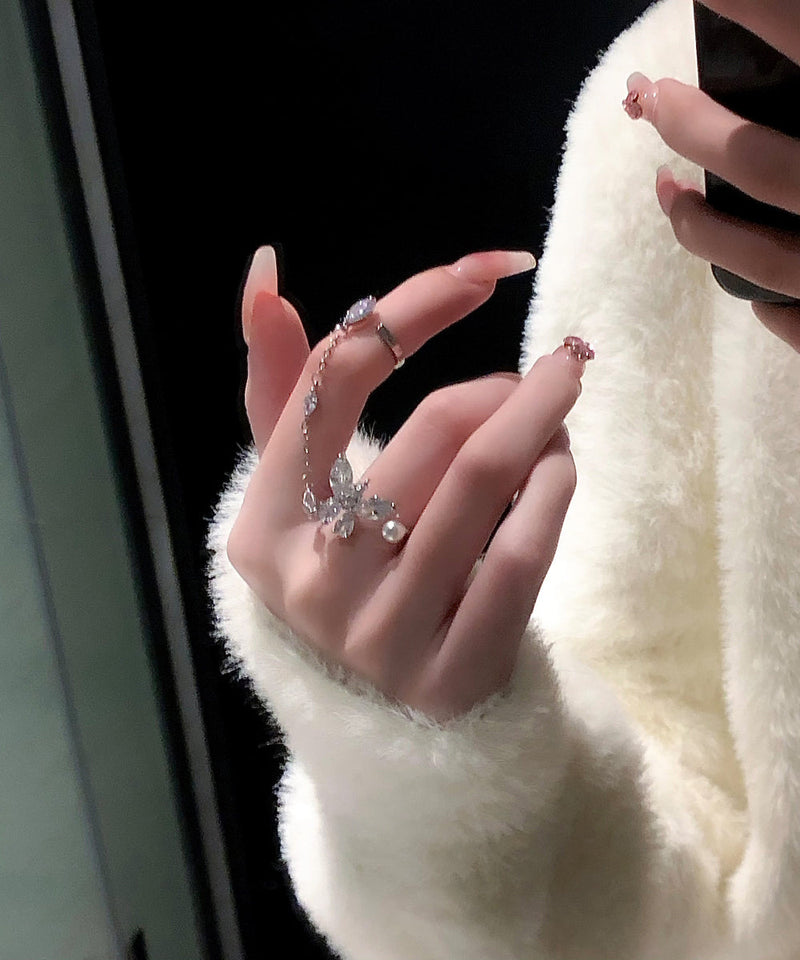 Boutique White Alloy Zircon Butterfly Tassel Rings