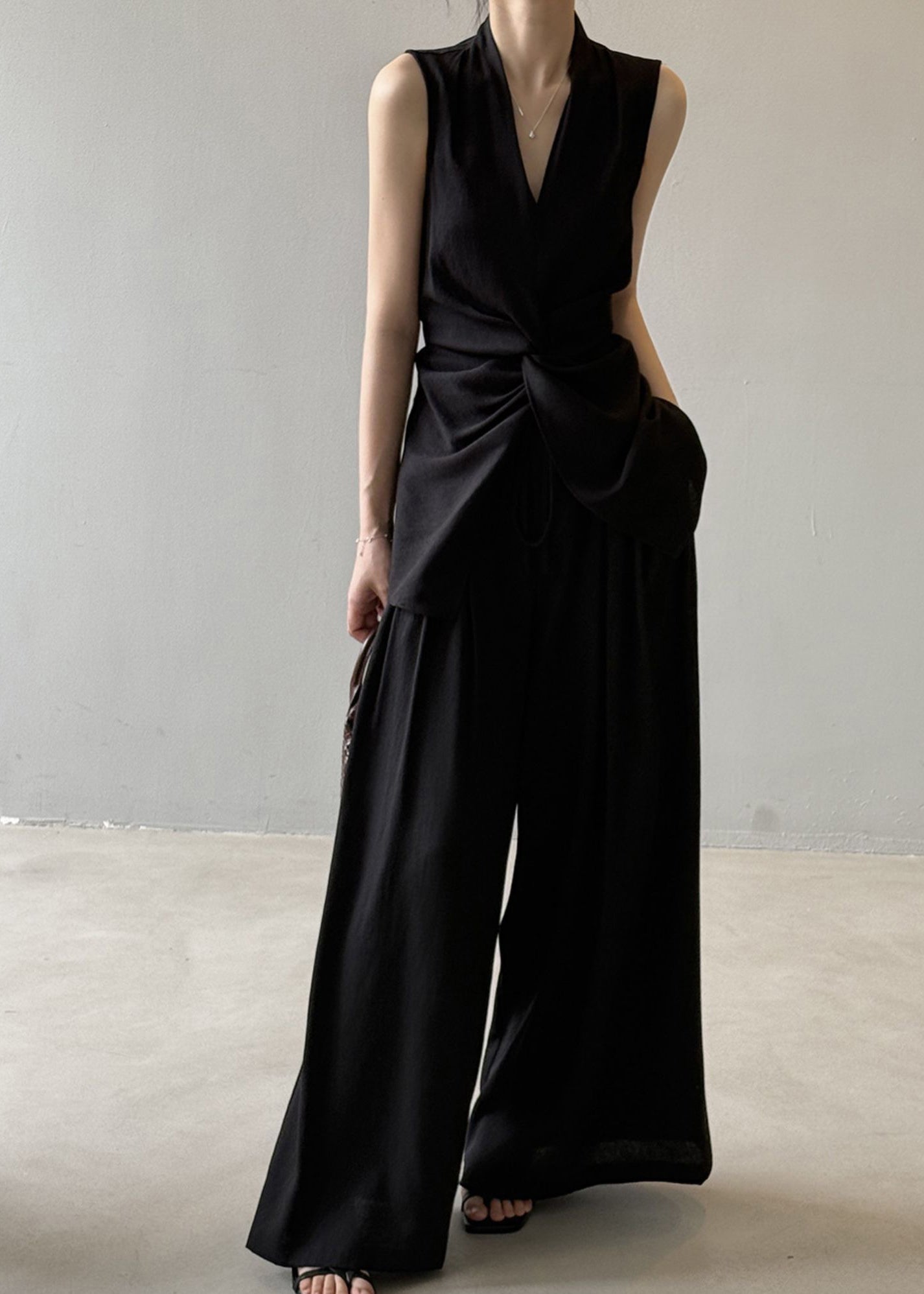 Black Silm Linen Two-piece Set Asymmetrical Wrinkled Sleeveless