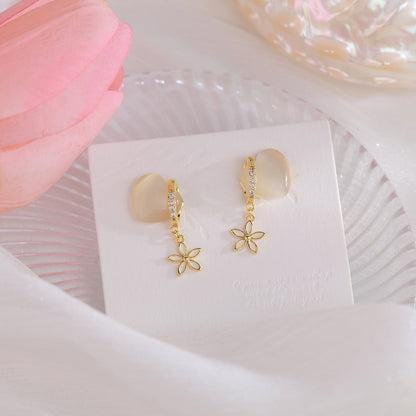 [] Heart and Dangly Flower Earrings