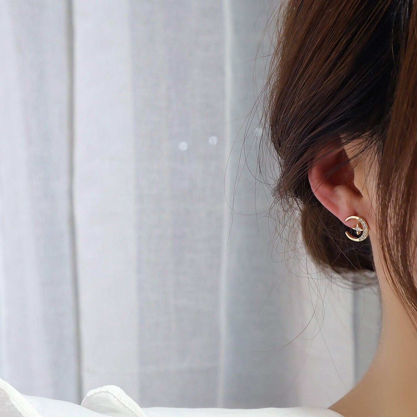 [] Unicorn Stud Earrings
