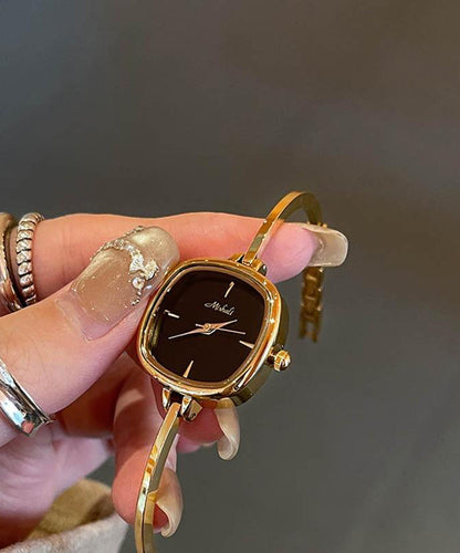 Style Red Alloy Quartz Movement Chain Watches