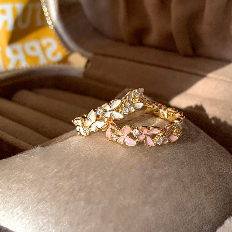 Fluttermist Ring in White