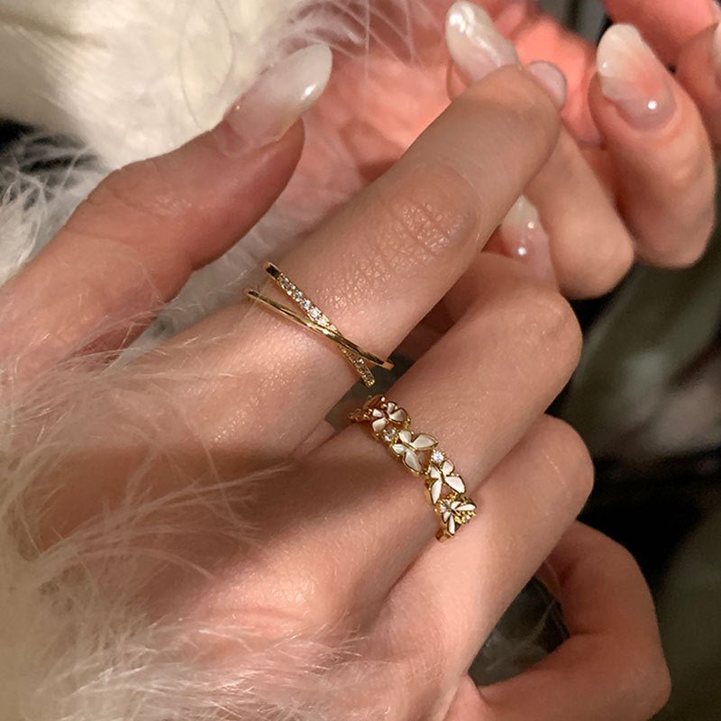 Fluttermist Ring in White