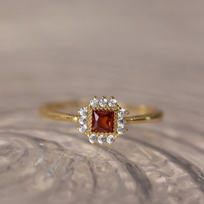 [sample ] Garnet Emberstone Ring
