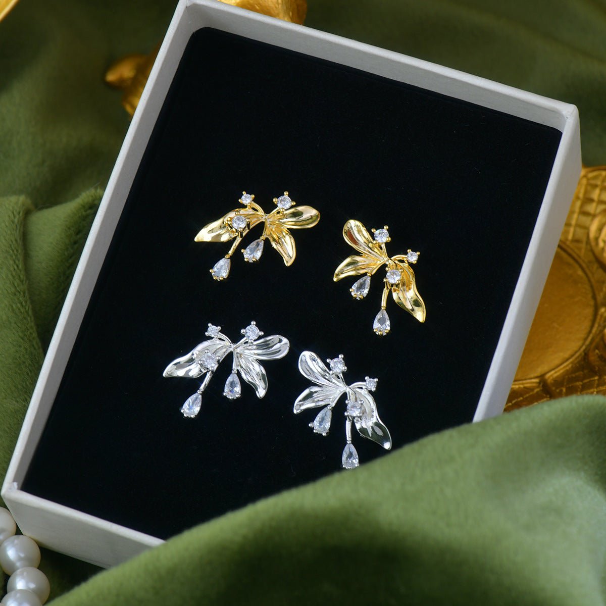 Iris Earrings in Silver