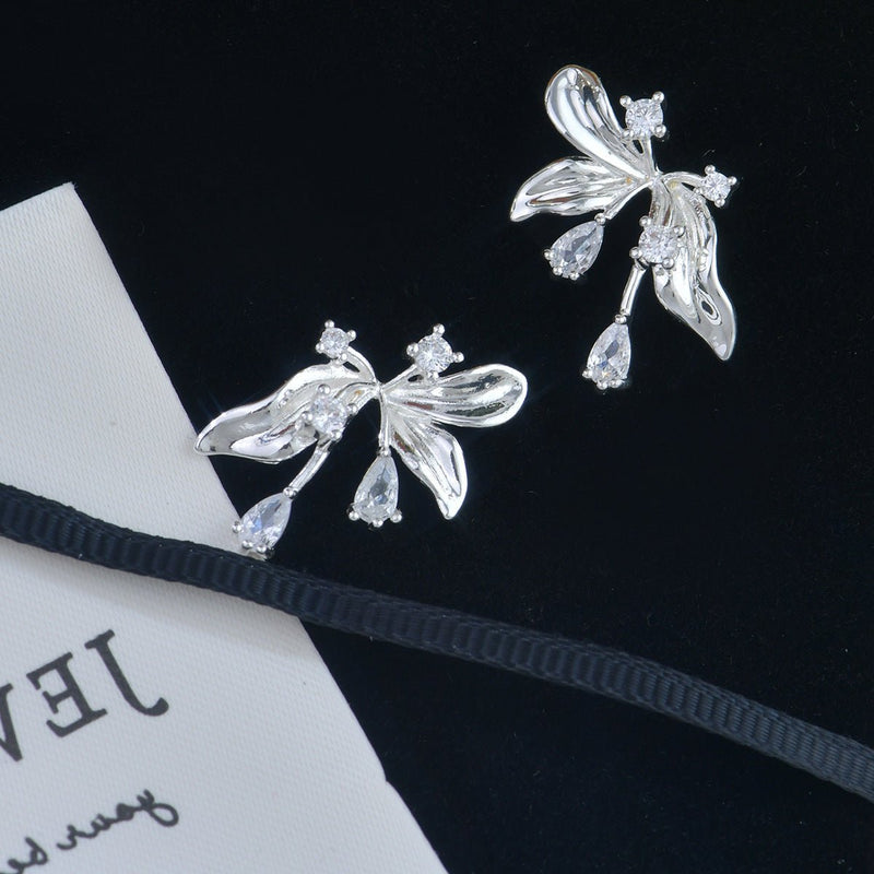 Iris Earrings in Silver