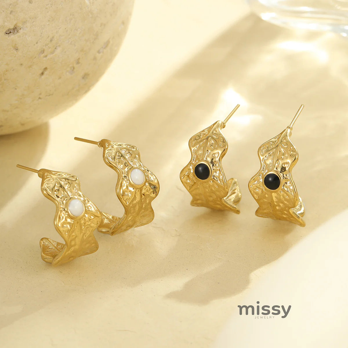 Brynlee Sculpted Hoop Earrings