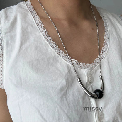Sullivan Asymmetric Agate Horn Necklace